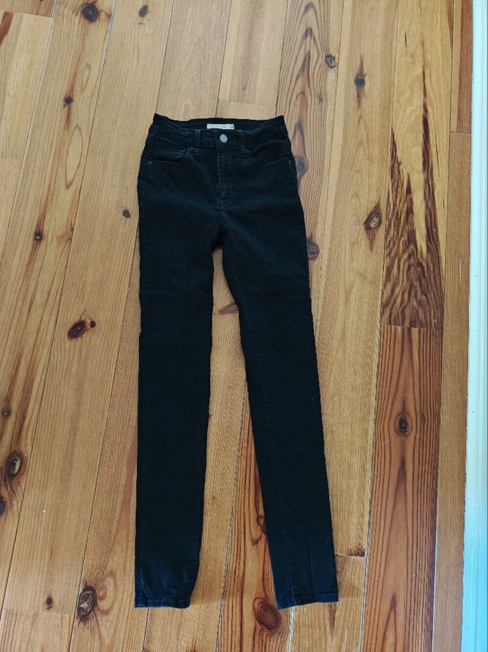 Levis High Rise Skinny Jeans